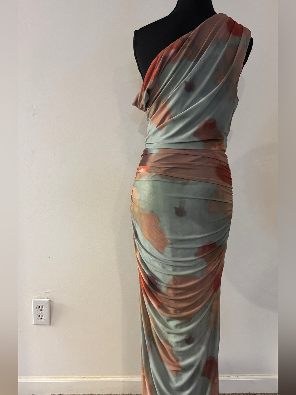 NWT Fashion Nova One-Shoulder Draped Maxi Dress Size L - Picture 2 of 6